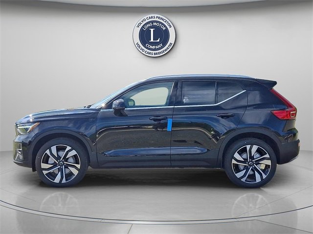 New 2025 Volvo XC40 B5 Ultra w/ Climate Package image 4