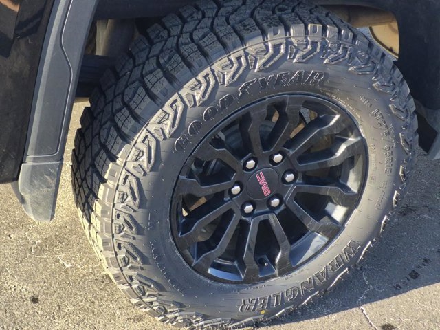 Used 2022 GMC Sierra 1500 AT4X image 7