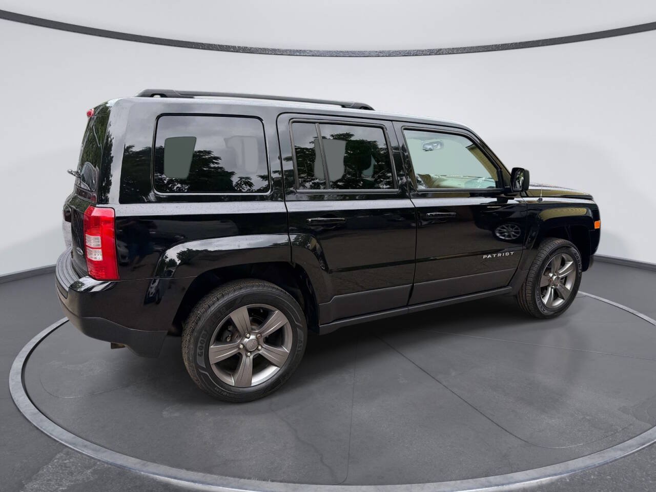 Used 2015 Jeep Patriot High Altitude AWD/4WD image 4