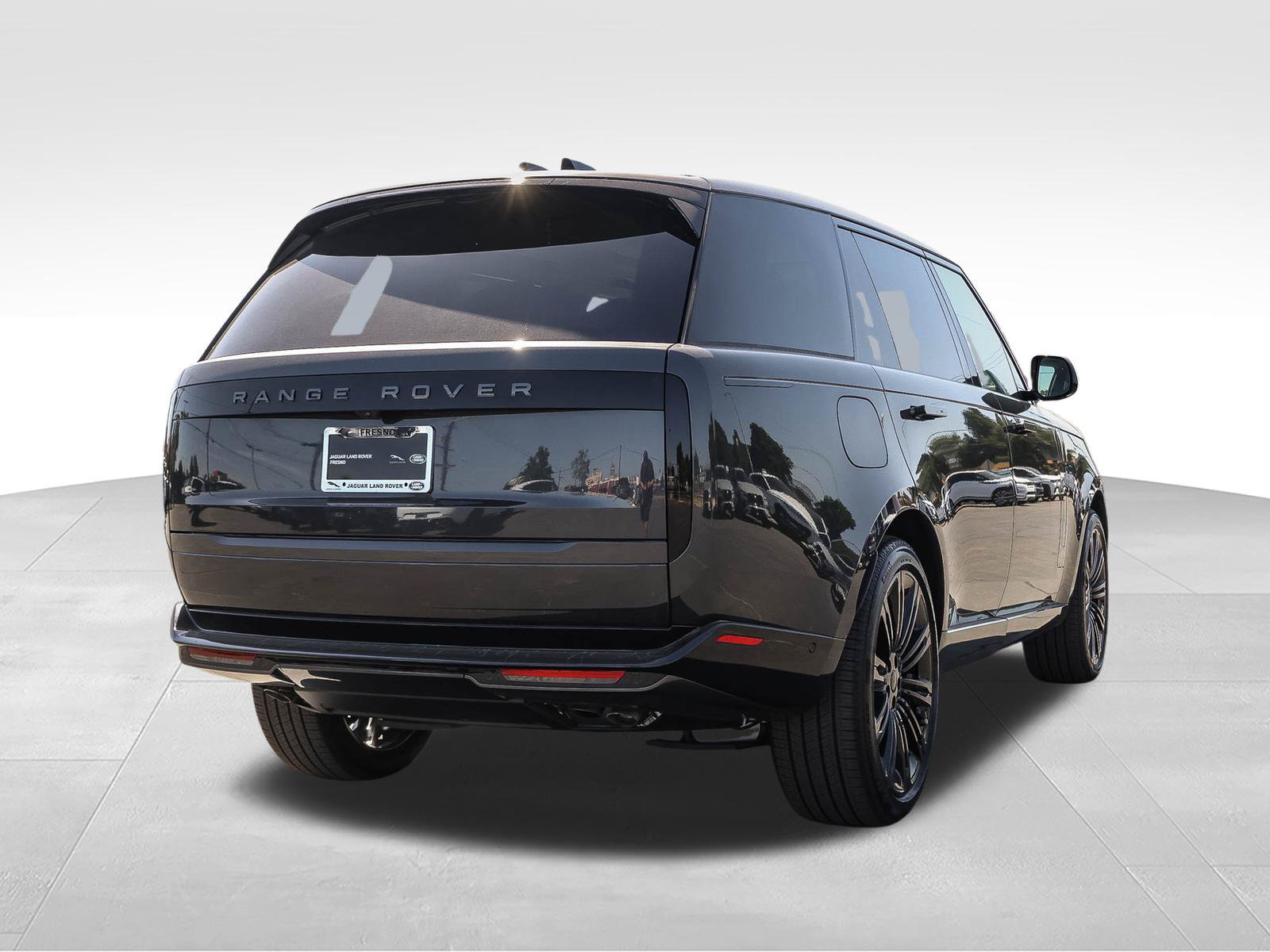 New 2026 Land Rover Range Rover Long Wheelbase SE AWD/4WD image 4
