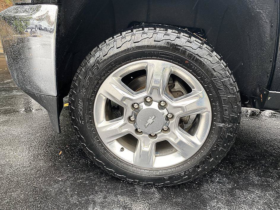 Used 2019 Chevrolet Silverado 2500 LTZ w/ Duramax Plus Package AWD/4WD image 27