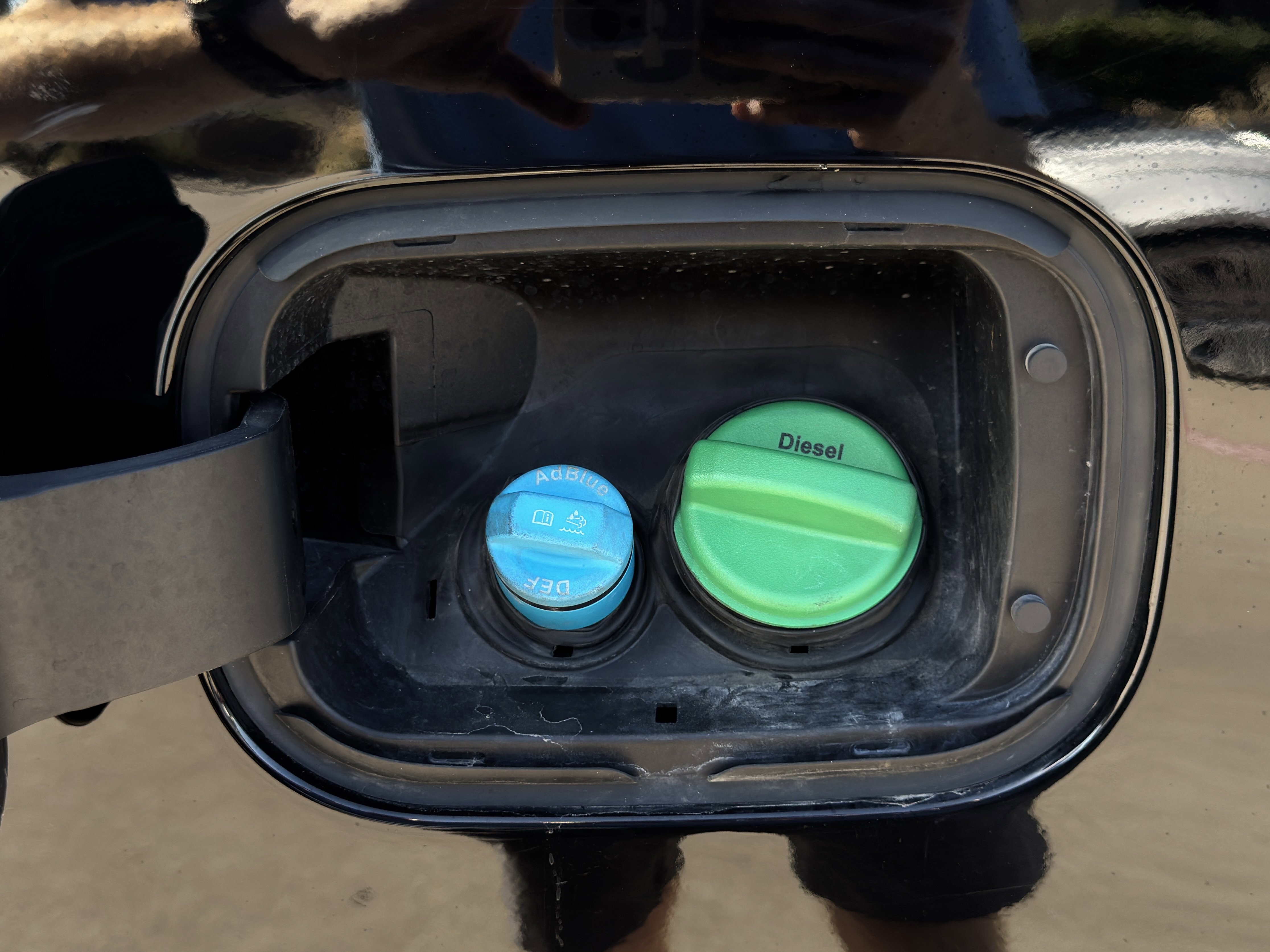 Used 2024 GMC Sierra 3500 Denali w/ Denali Reserve Package image 12