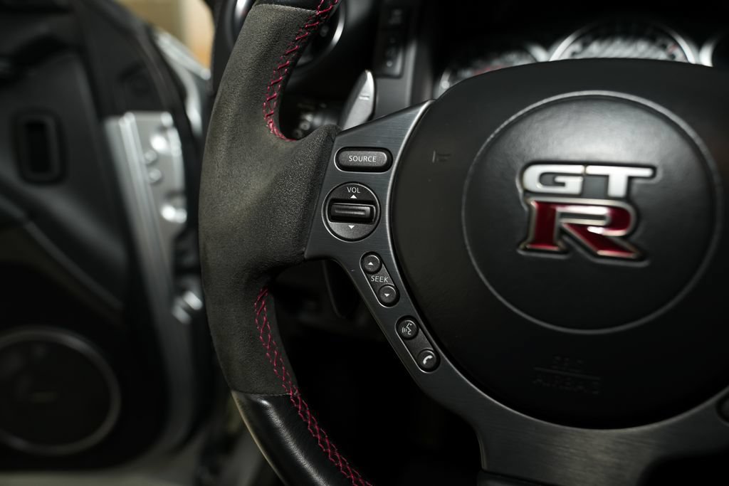 Used 2016 Nissan GT-R Premium AWD/4WD image 44