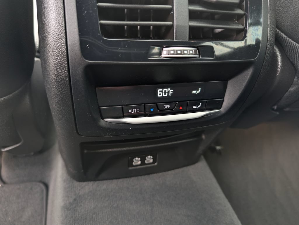 Used 2022 BMW X4 xDrive30i w/ Parking Assistance Package AWD/4WD image 19