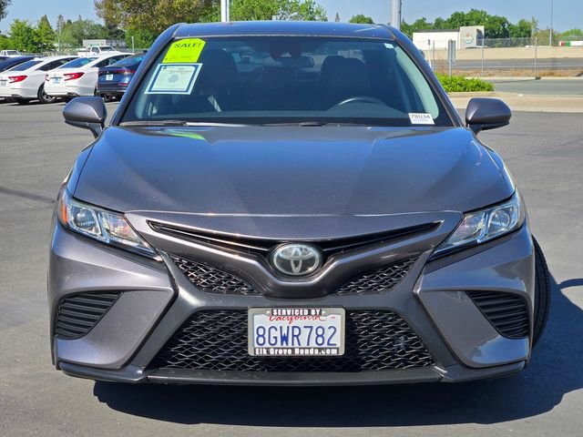 Used 2019 Toyota Camry SE image 2
