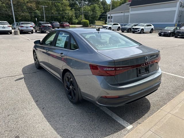 New 2025 Volkswagen Jetta SE image 5
