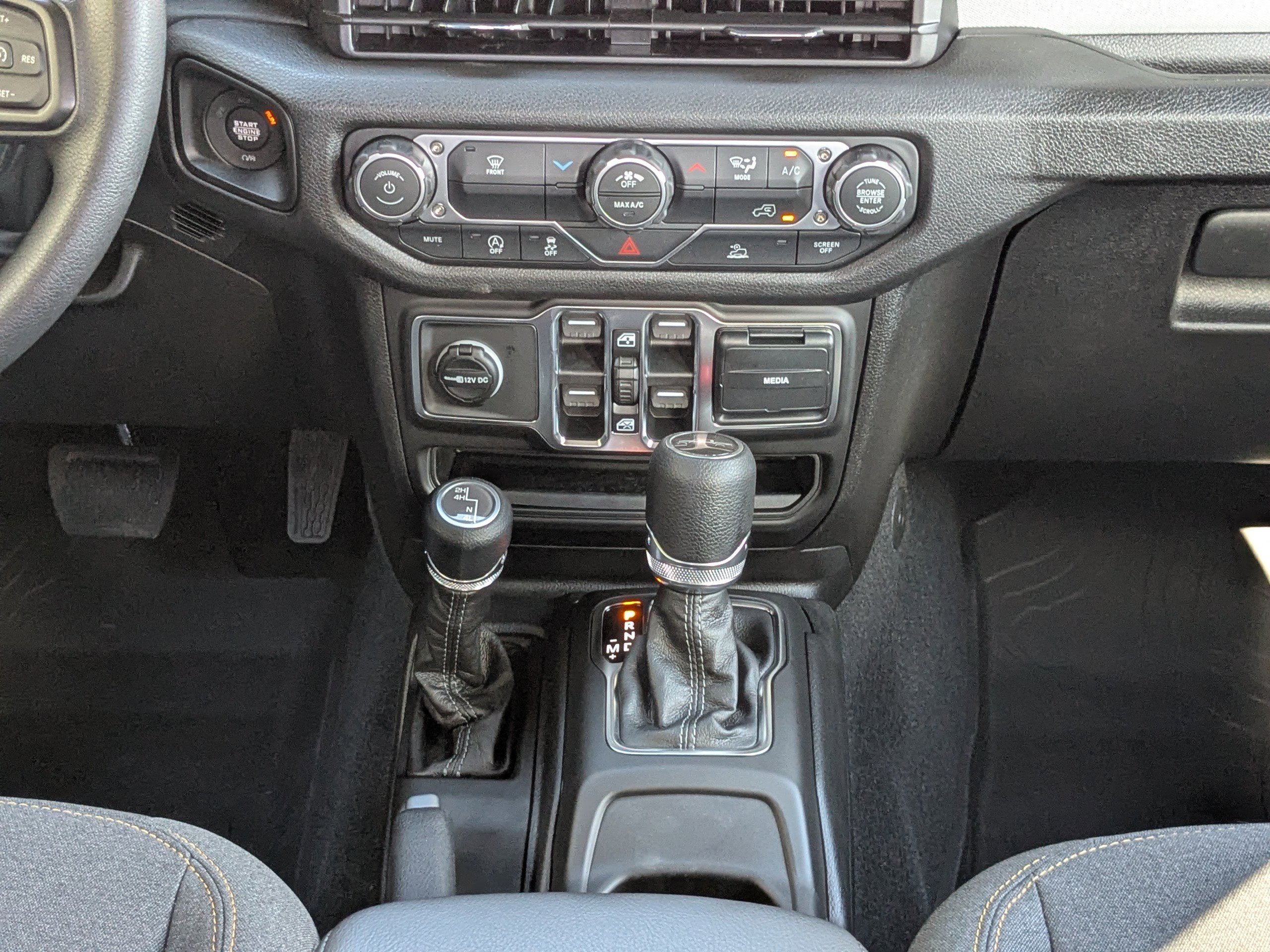 New 2026 Jeep Gladiator Sport image 18