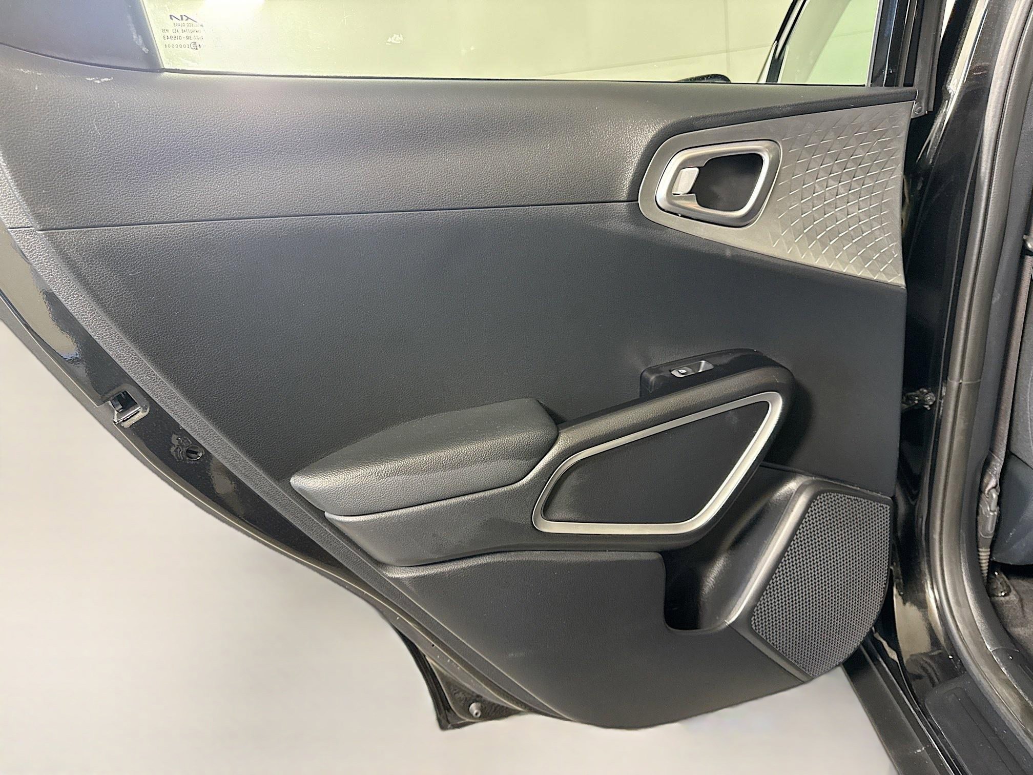 Used 2025 Kia Soul LX w/ LX Technology Package image 25