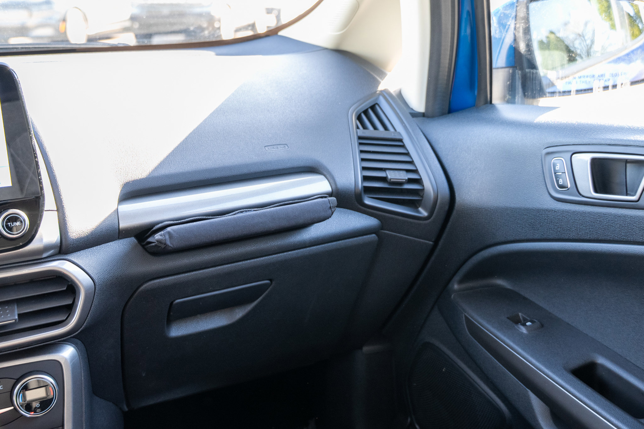 Used 2020 Ford EcoSport SE w/ SE Convenience Package image 59