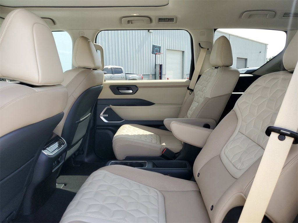 New 2025 Nissan Armada Platinum Reserve w/ Convenience Package image 6