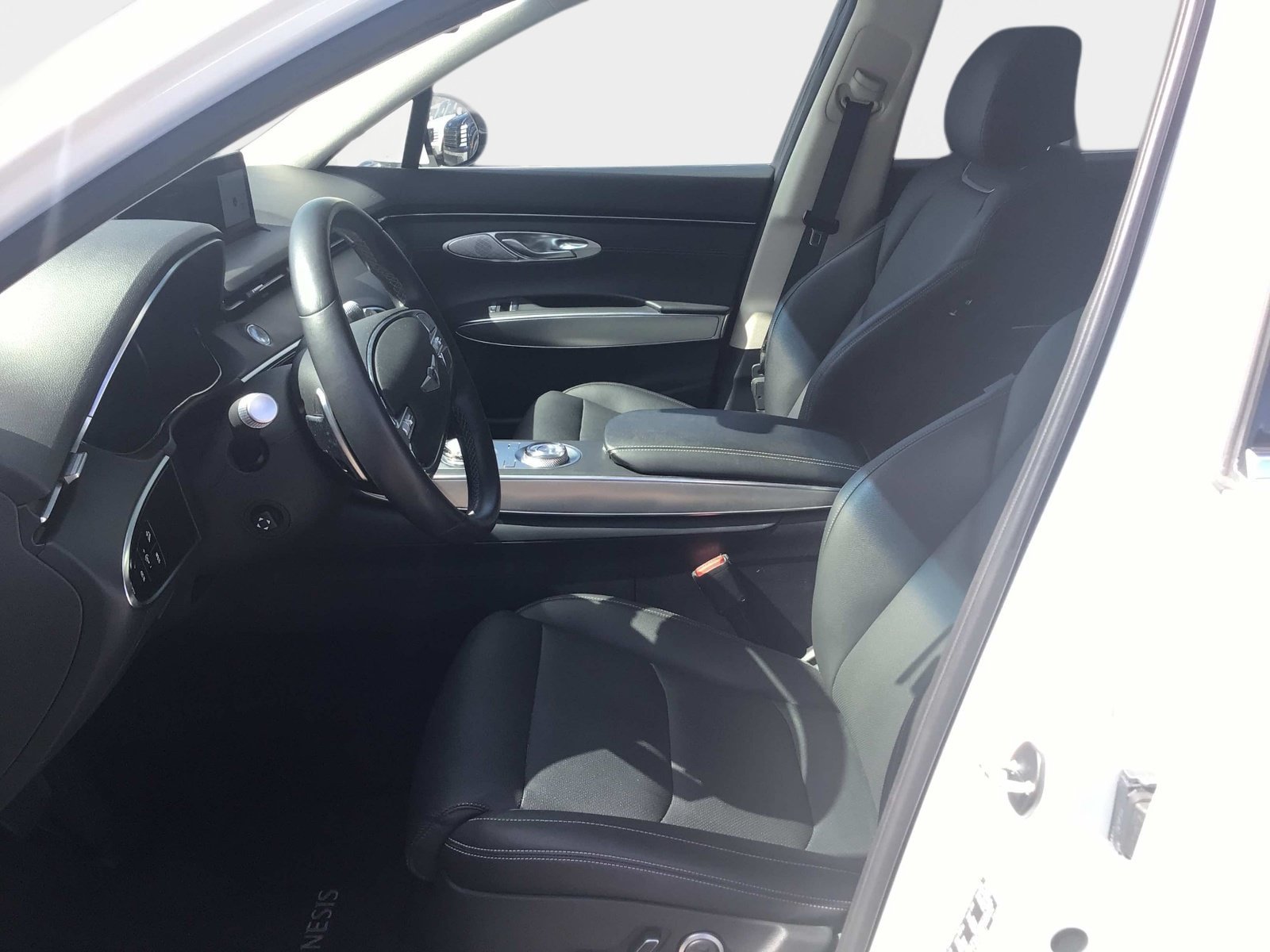 Certified 2024 Genesis GV70 2.5T w/ Select Package AWD/4WD image 9