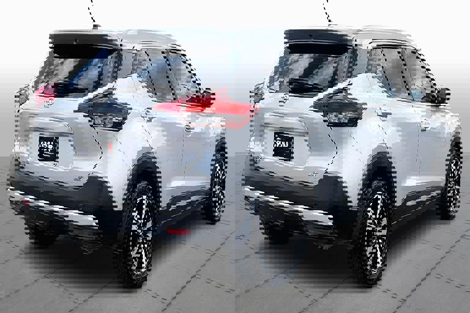 Used 2019 Nissan Kicks SR w/ SR Premium Package image 12