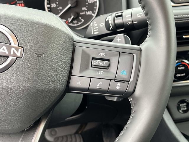 Used 2025 Nissan Rogue SV image 30