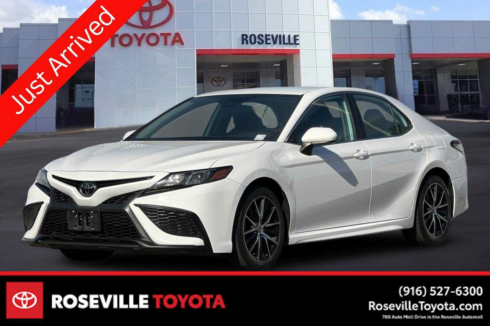 Used 2021 Toyota Camry SE FWD image 1