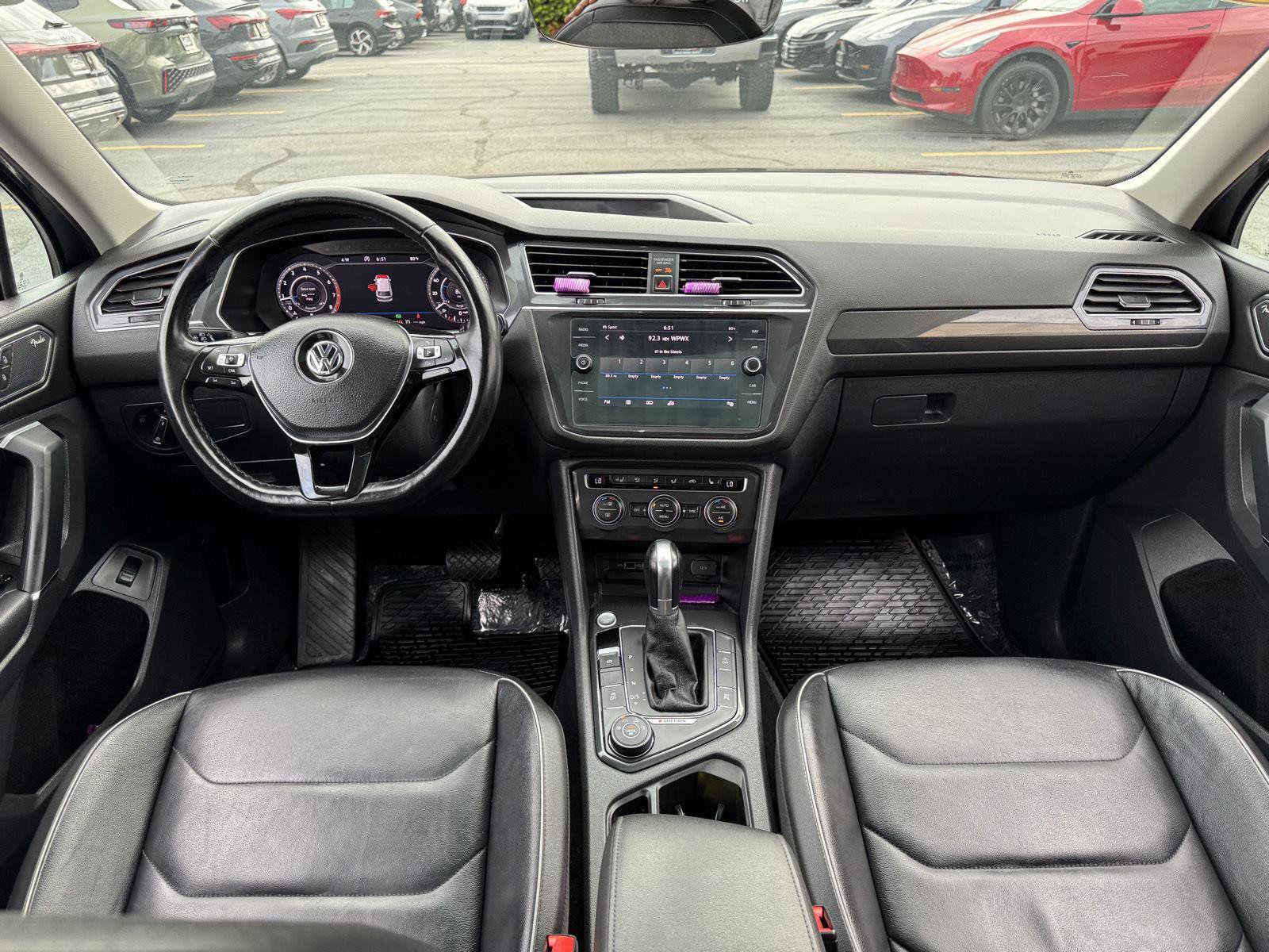 Used 2018 Volkswagen Tiguan SEL Premium w/ 3rd Row Seat Package AWD/4WD image 38