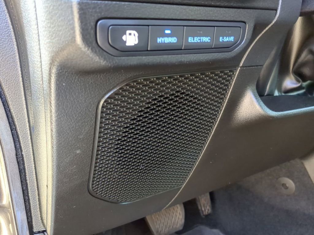 Used 2024 Jeep Wrangler Unlimited image 14