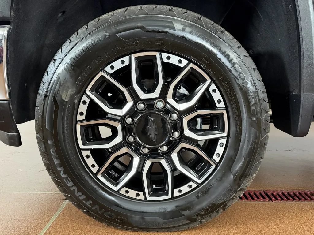 Used 2024 Chevrolet Silverado 2500 LT w/ Convenience Package AWD/4WD image 8