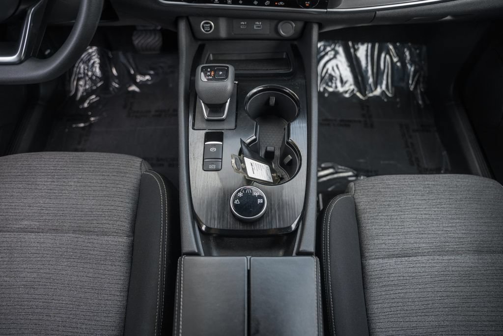 Used 2023 Nissan Rogue SV AWD/4WD image 24