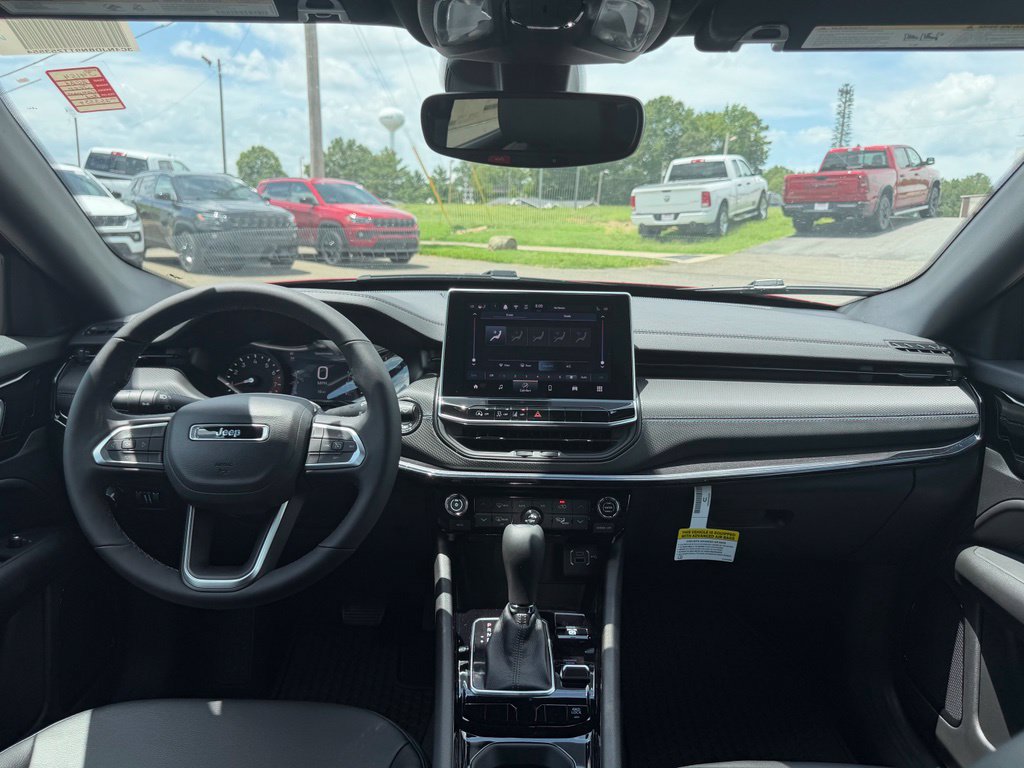 New 2026 Jeep Compass Latitude AWD/4WD image 39