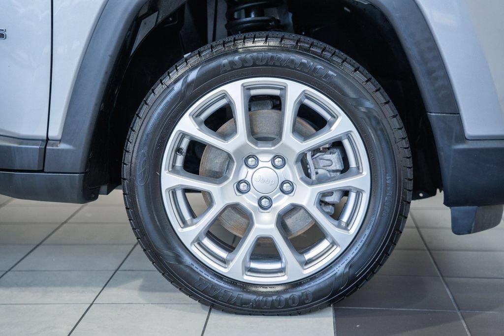 Certified 2023 Jeep Compass Latitude AWD/4WD image 17