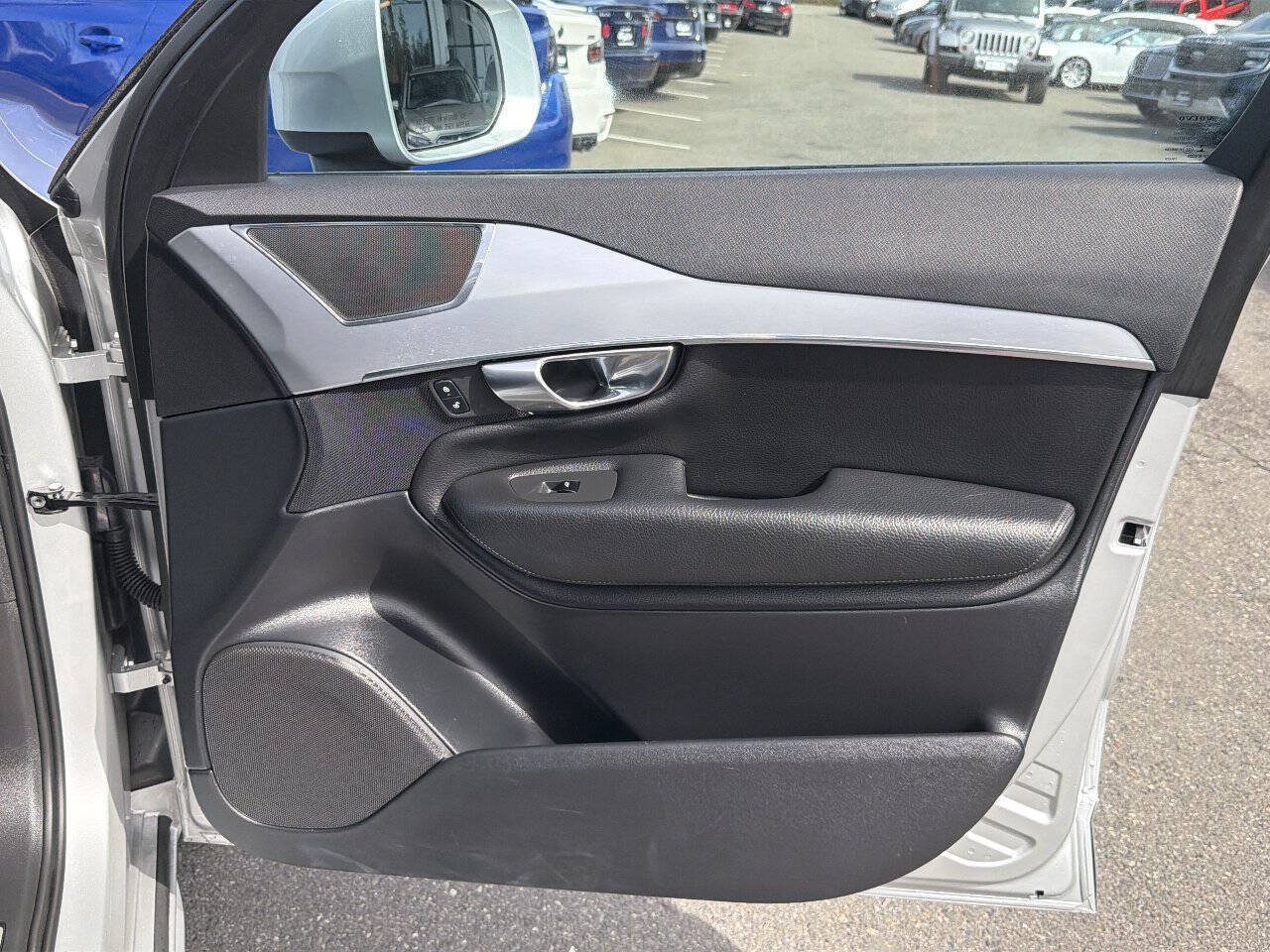 Used 2018 Volvo XC90 T5 Momentum w/ Convenience Package AWD/4WD image 21