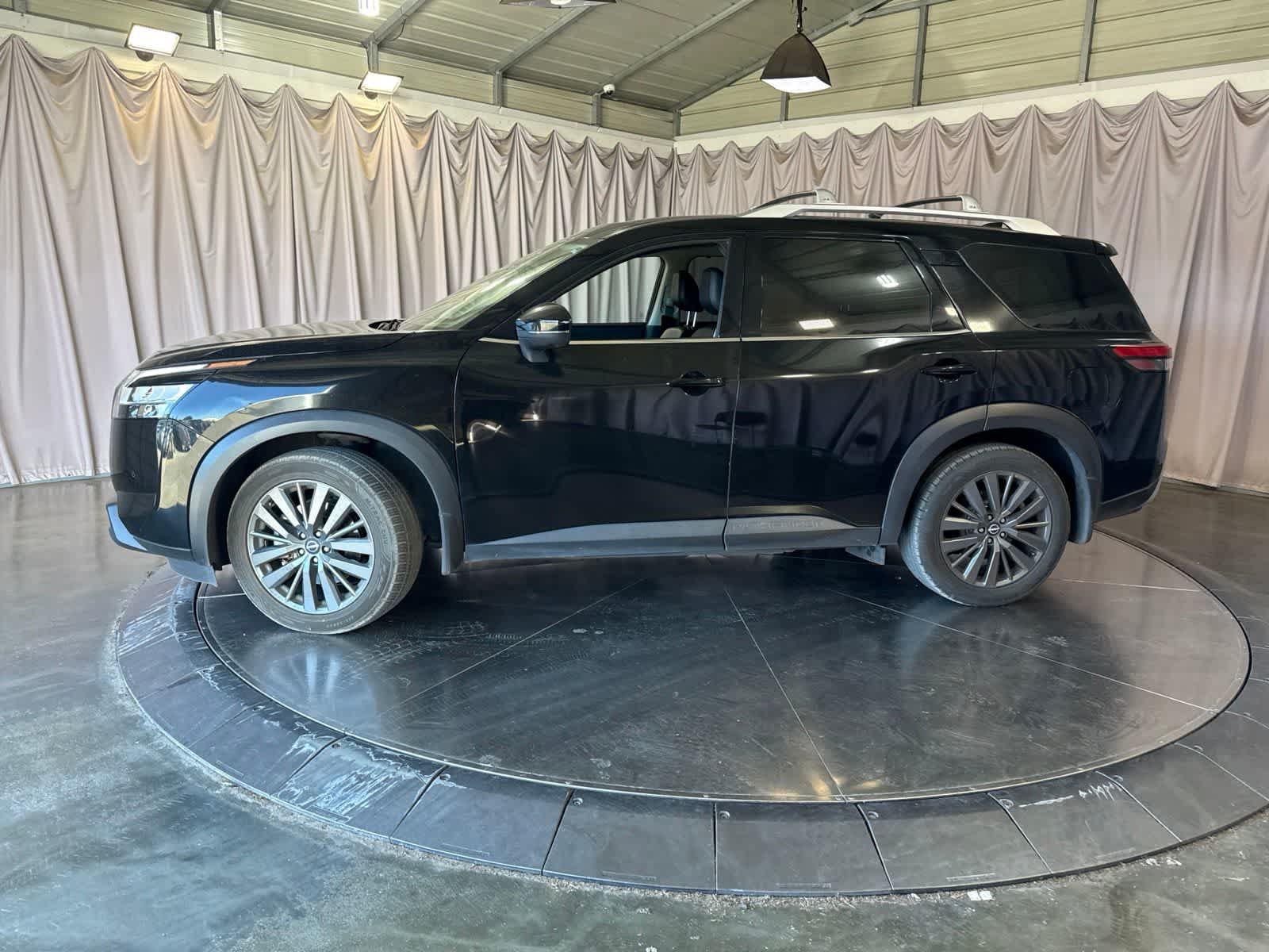 Used 2022 Nissan Pathfinder SL w/ SL Premium Package FWD image 8