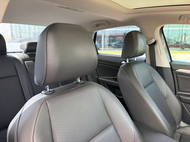 Used 2019 Volkswagen Jetta SE w/ Cold Weather Package FWD image 16
