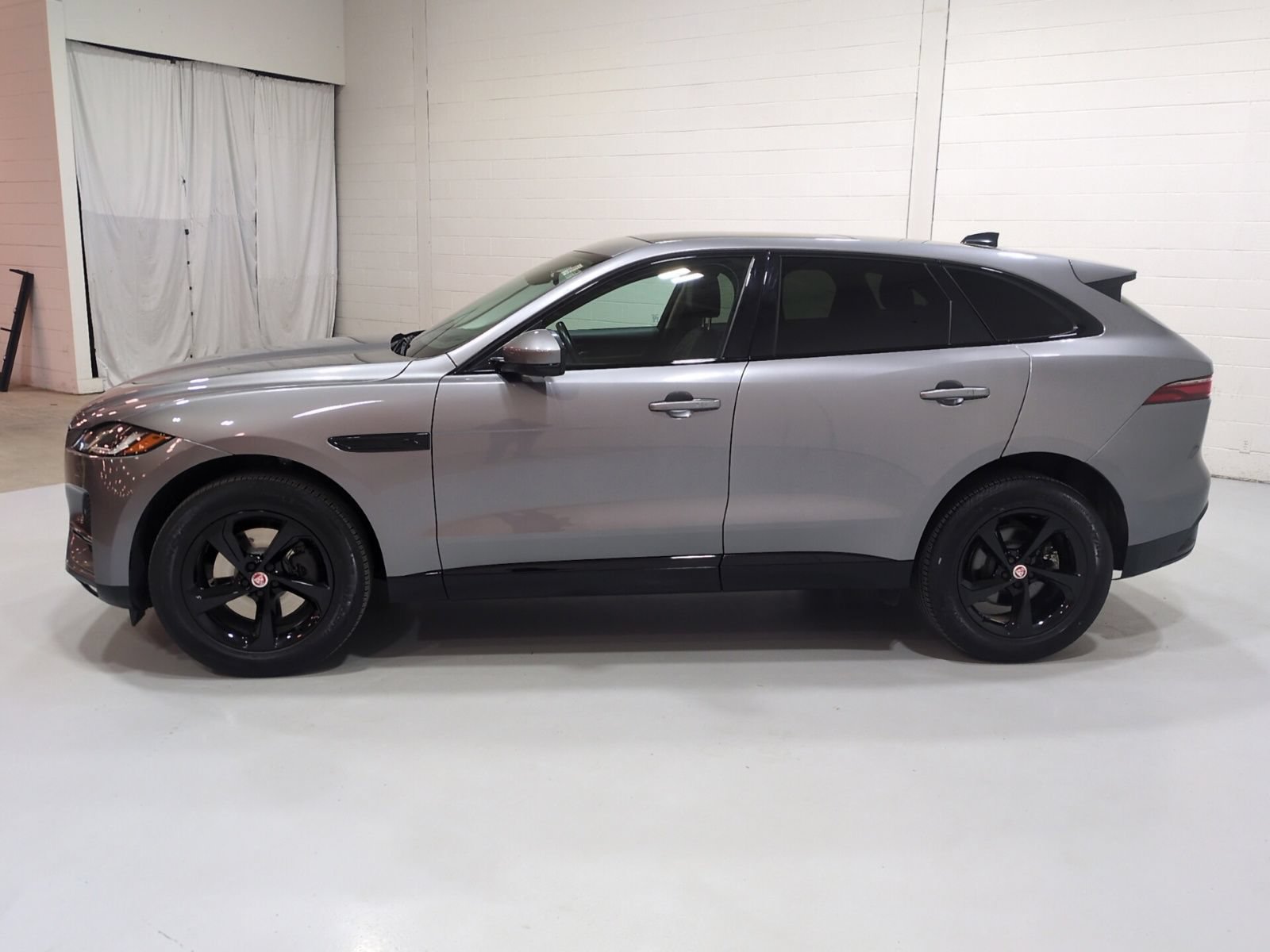 Used 2023 Jaguar F-PACE S AWD/4WD image 6