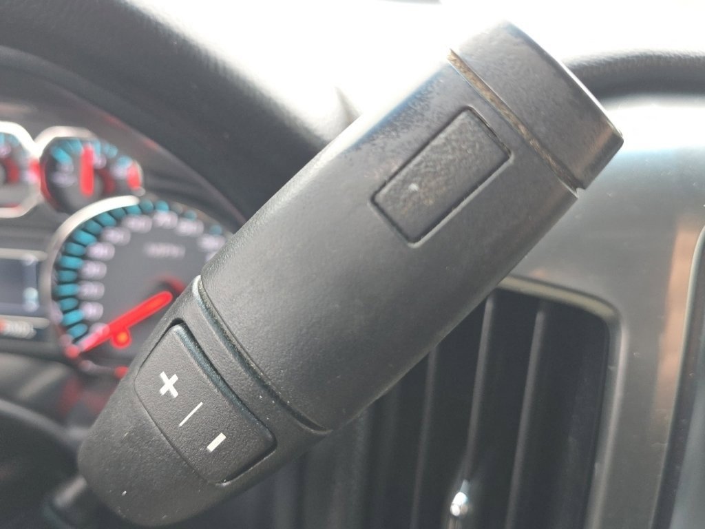 Used 2018 Chevrolet Silverado 1500 LT w/ All Star Edition image 9