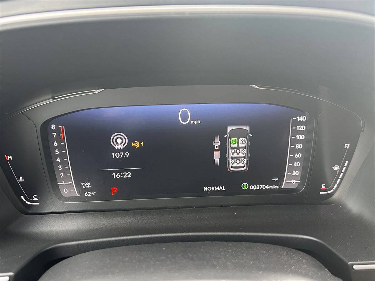 Used 2025 Honda Pilot Elite image 13