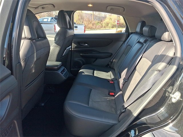 Used 2024 Nissan Ariya AWD image 10