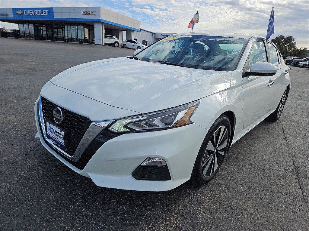 Used 2022 Nissan Altima 2.5 SV w/ SV Premium Package image 12