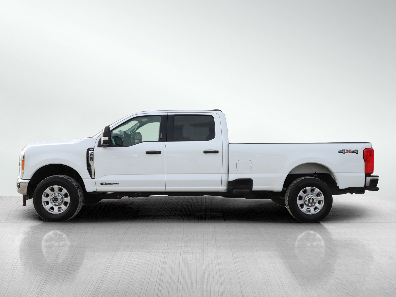 Used 2023 Ford F250 XLT image 2