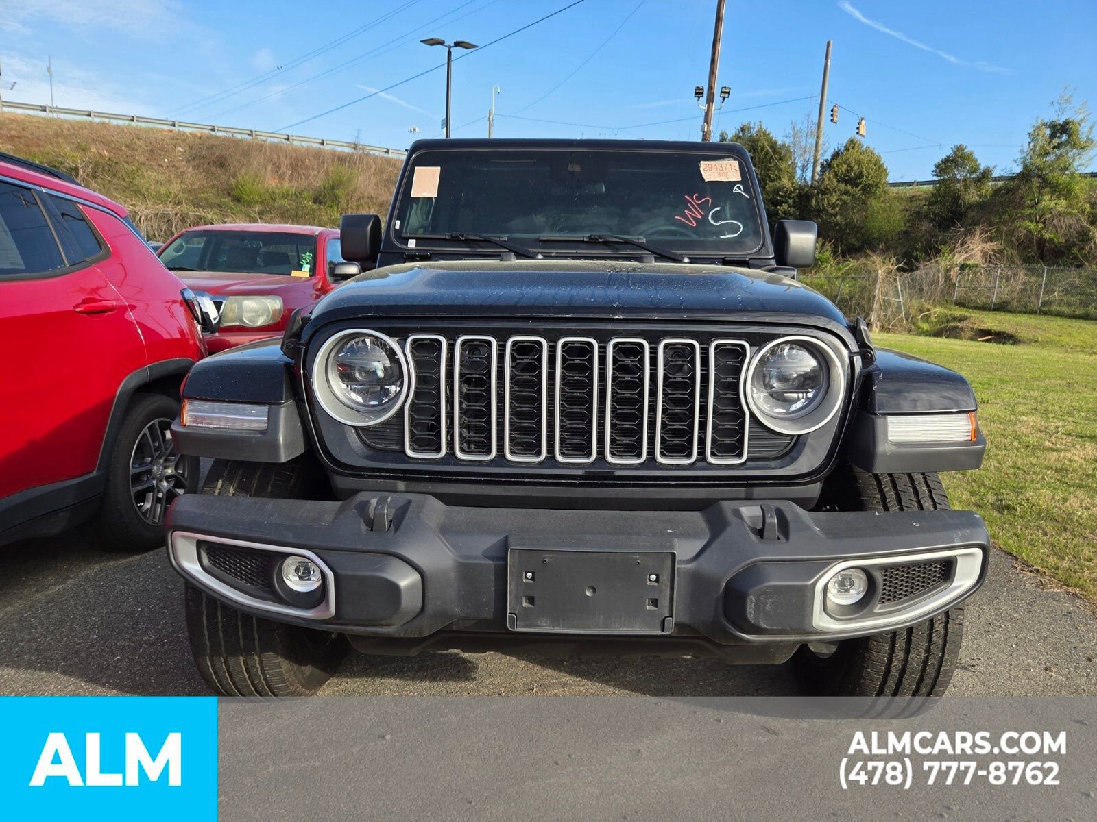 Used 2025 Jeep Wrangler Unlimited Sahara w/ Safety Group image 16