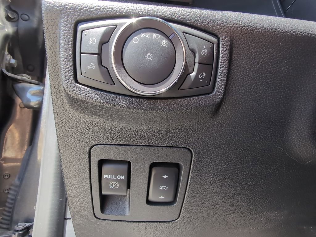 Used 2019 Ford F150 XLT w/ Equipment Group 302A Luxury AWD/4WD image 17