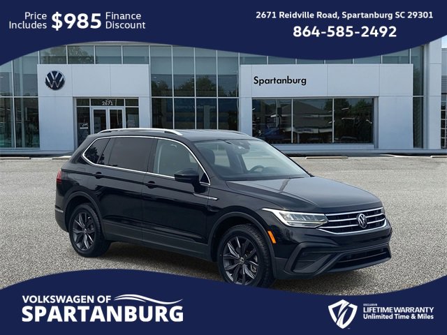 Used 2023 Volkswagen Tiguan SE image 1