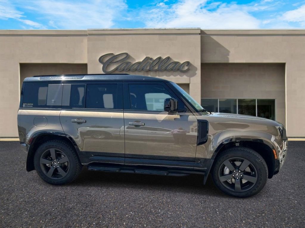 Used 2022 Land Rover Defender 110 X-Dynamic HSE image 2