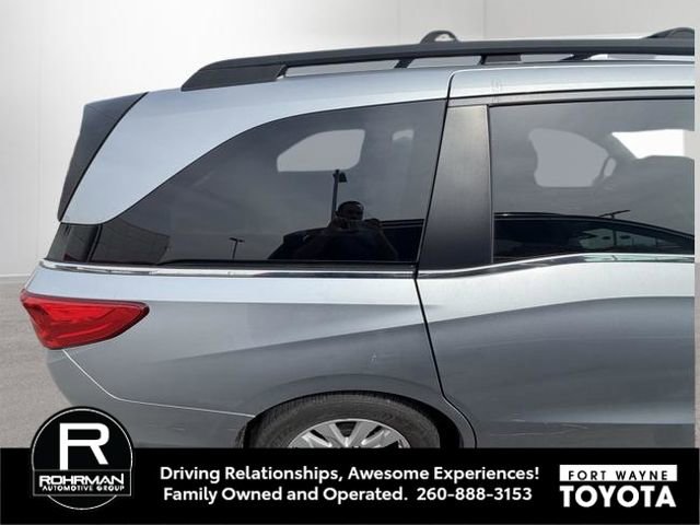 Used 2018 Honda Odyssey LX image 3