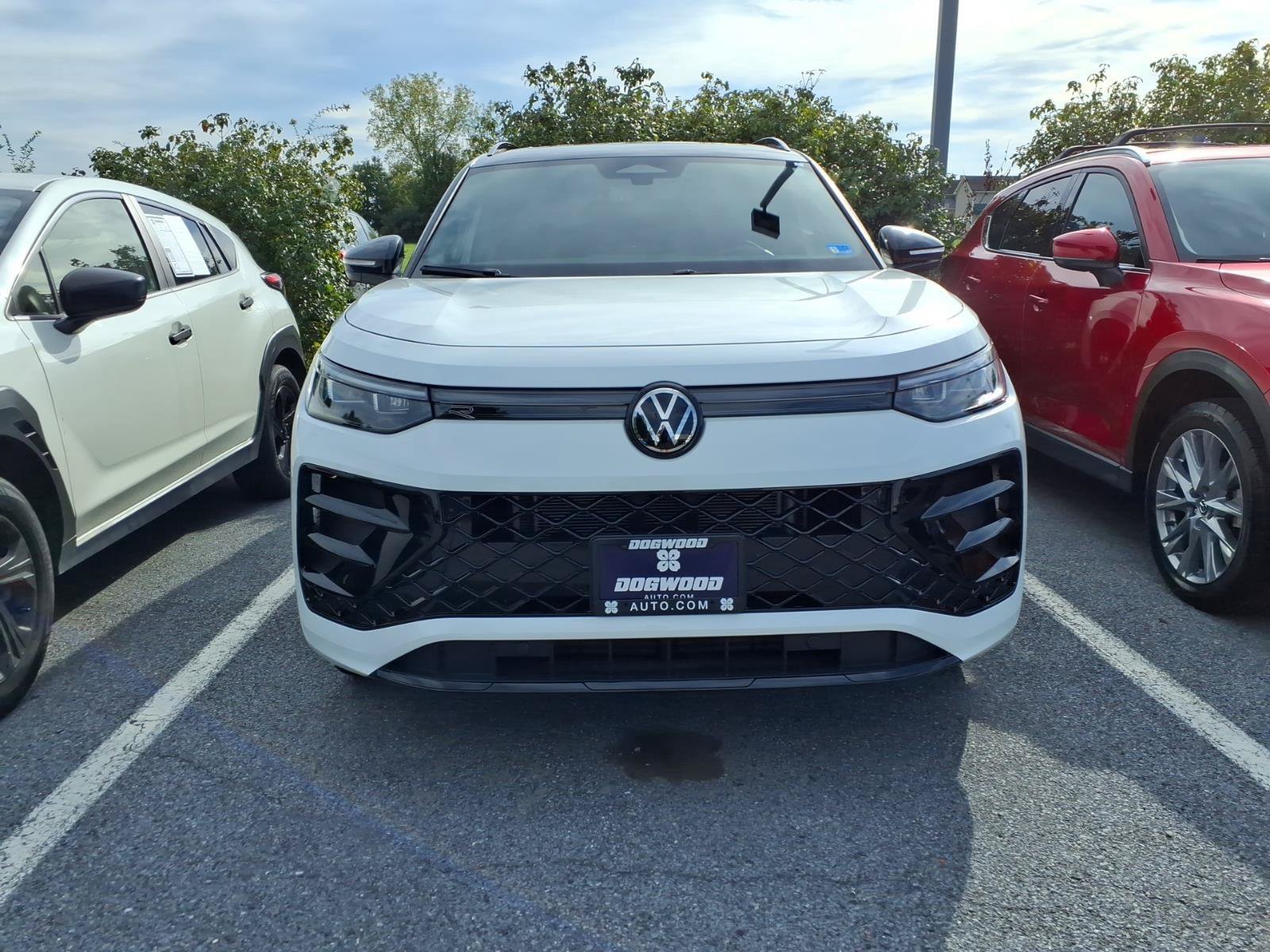 Used 2026 Volkswagen Tiguan SE R-Line AWD/4WD image 3