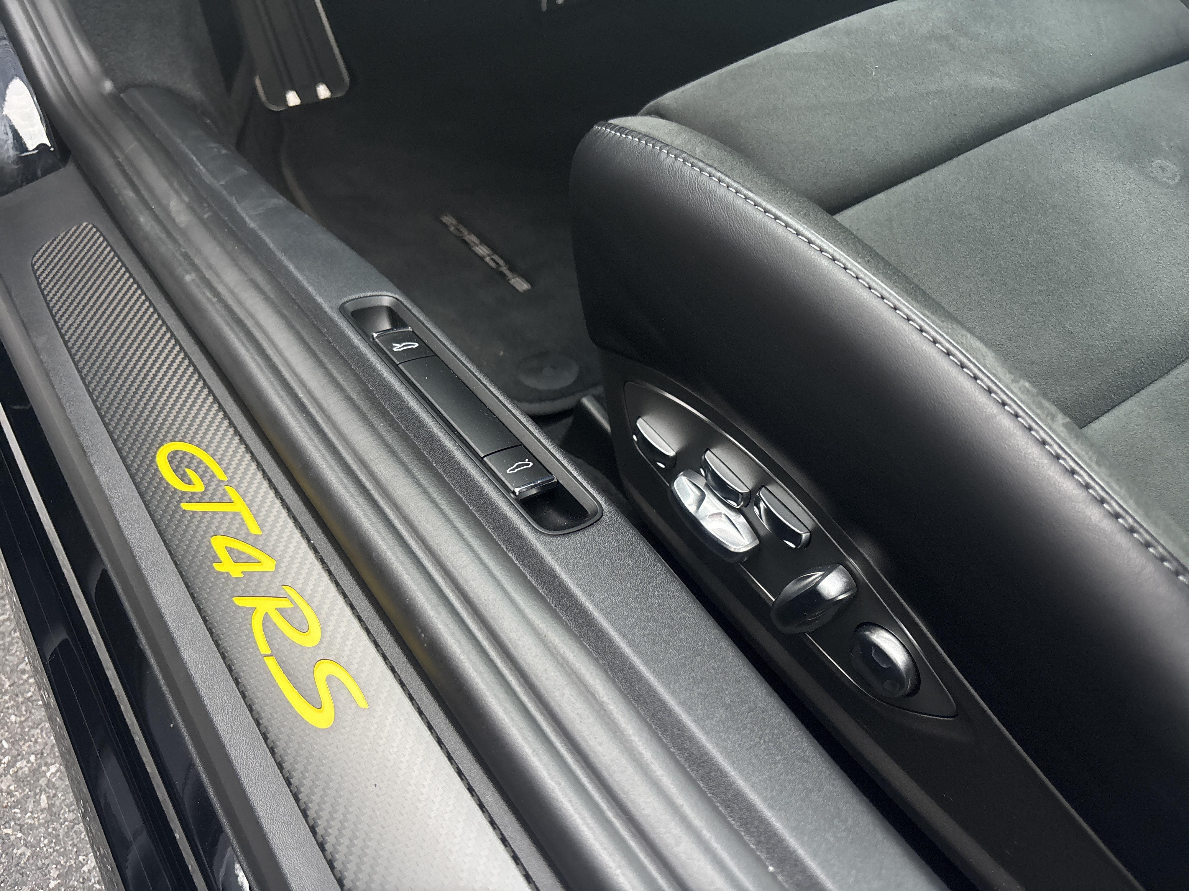 Used 2024 Porsche 718 Cayman GT4 RS RWD image 24
