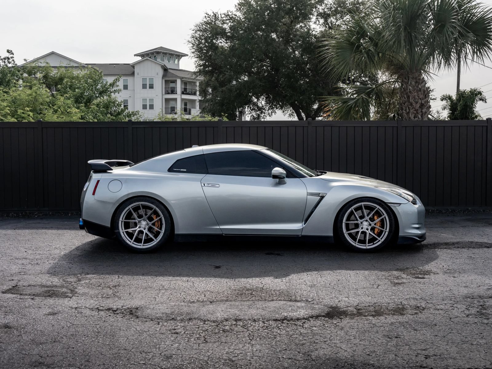 Used 2009 Nissan GT-R Premium AWD/4WD image 3