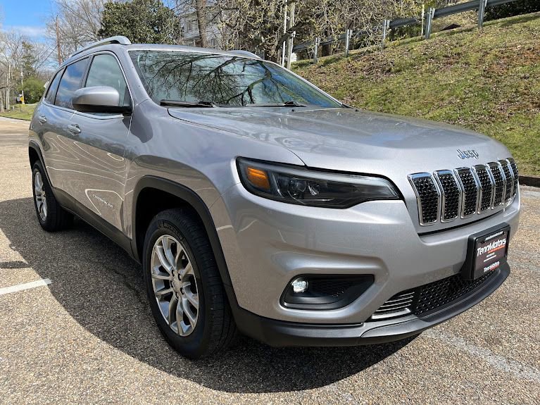 Used 2019 Jeep Cherokee Latitude Plus w/ Cold Weather Group image 29