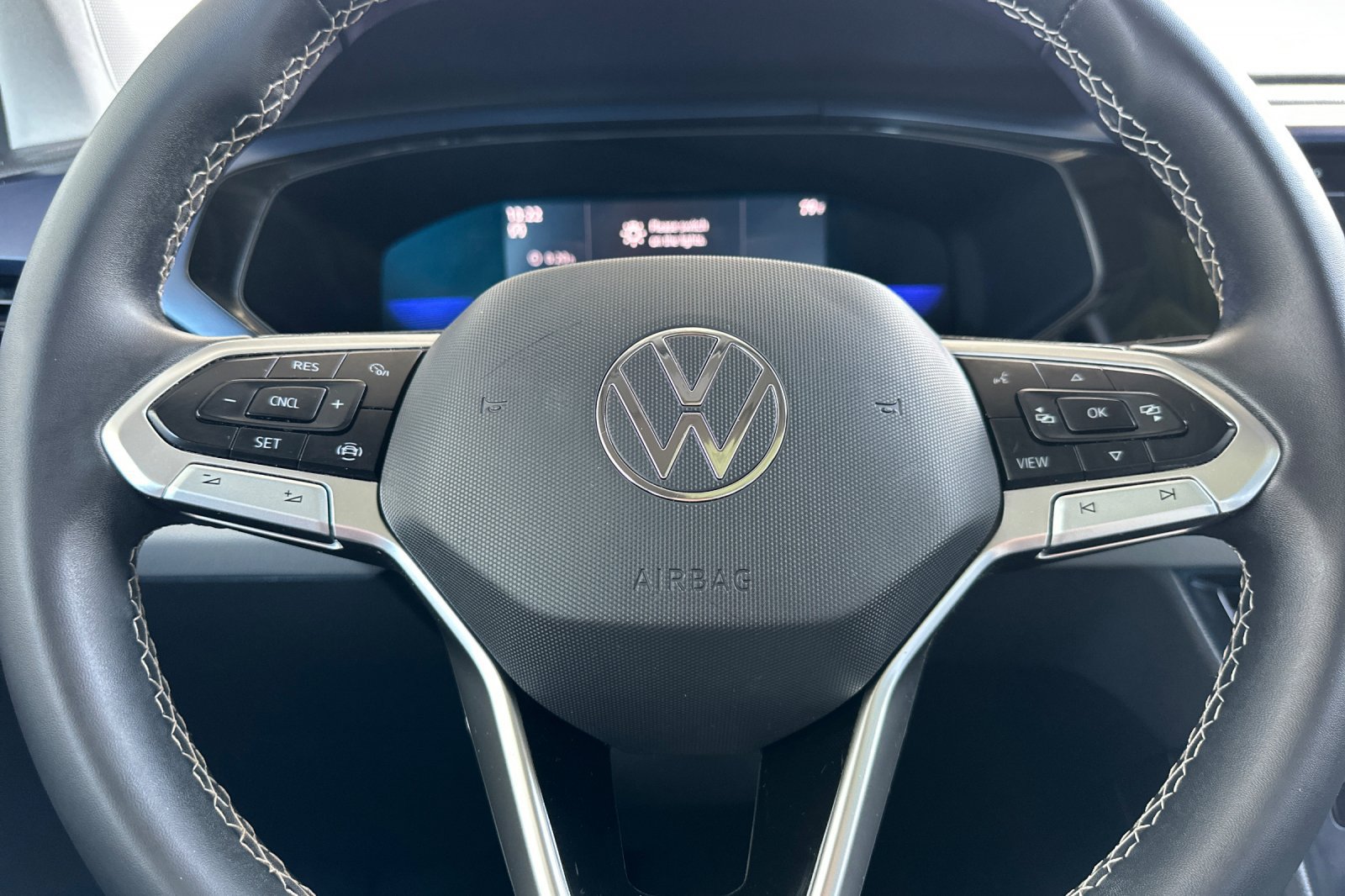 Used 2022 Volkswagen Taos SE FWD image 30