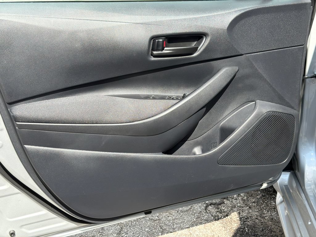 Used 2026 Toyota Corolla LE FWD image 12