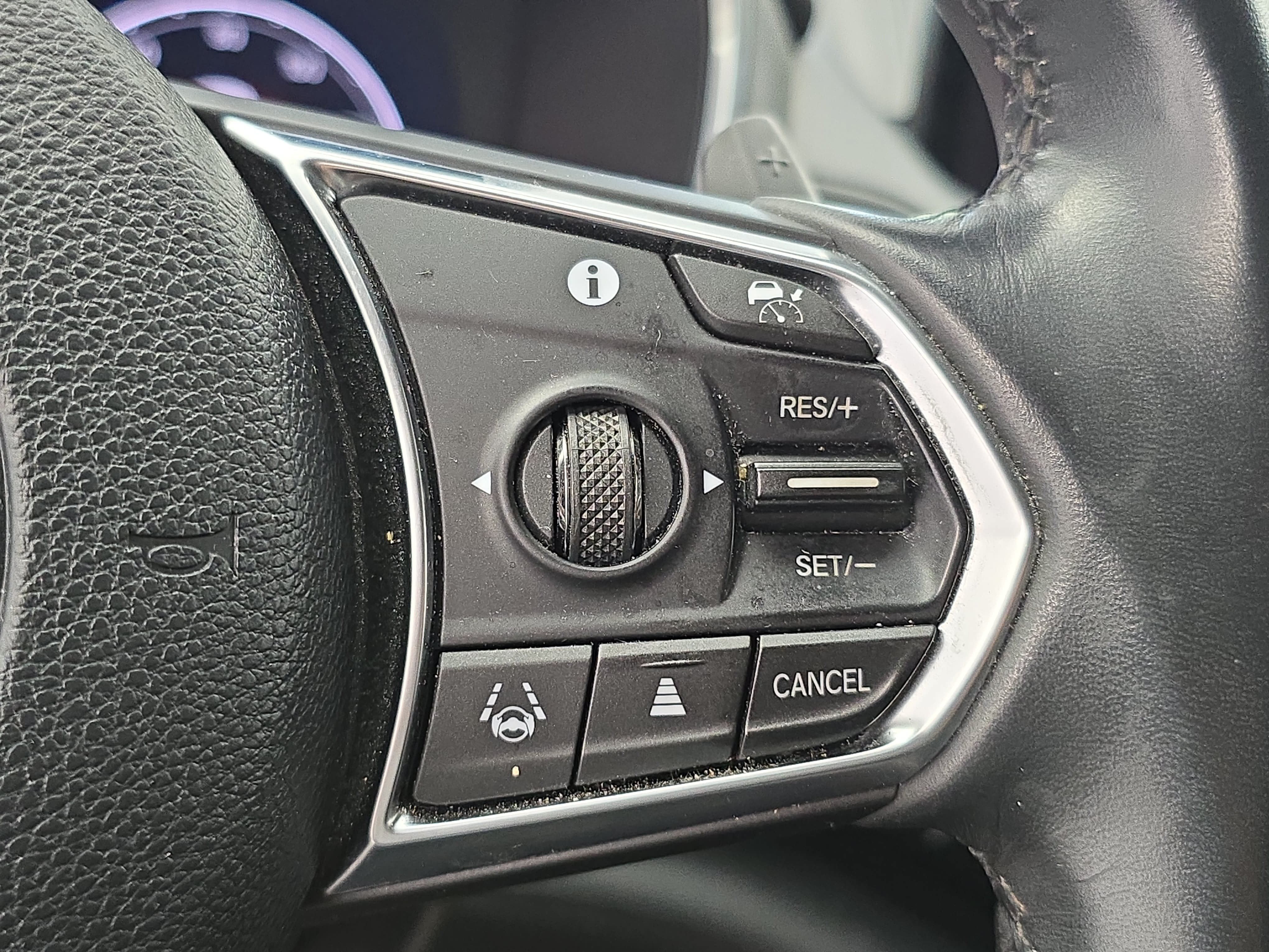 Used 2023 Acura MDX w/ Technology Package AWD/4WD image 19