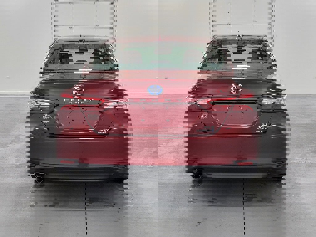 Used 2020 Toyota Camry XLE image 8