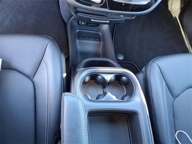 New 2026 Chrysler Pacifica Select image 14