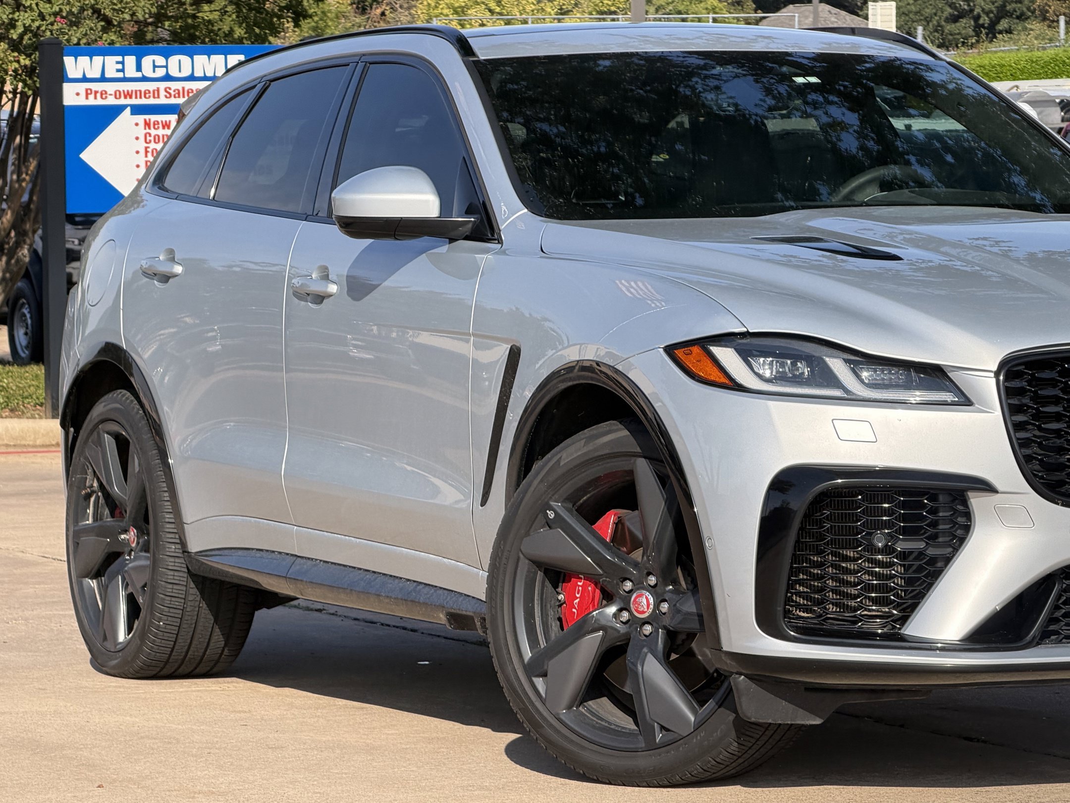Used 2023 Jaguar F-PACE SVR AWD/4WD image 10