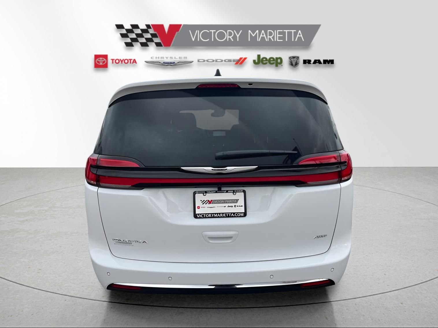 New 2026 Chrysler Pacifica Select image 5