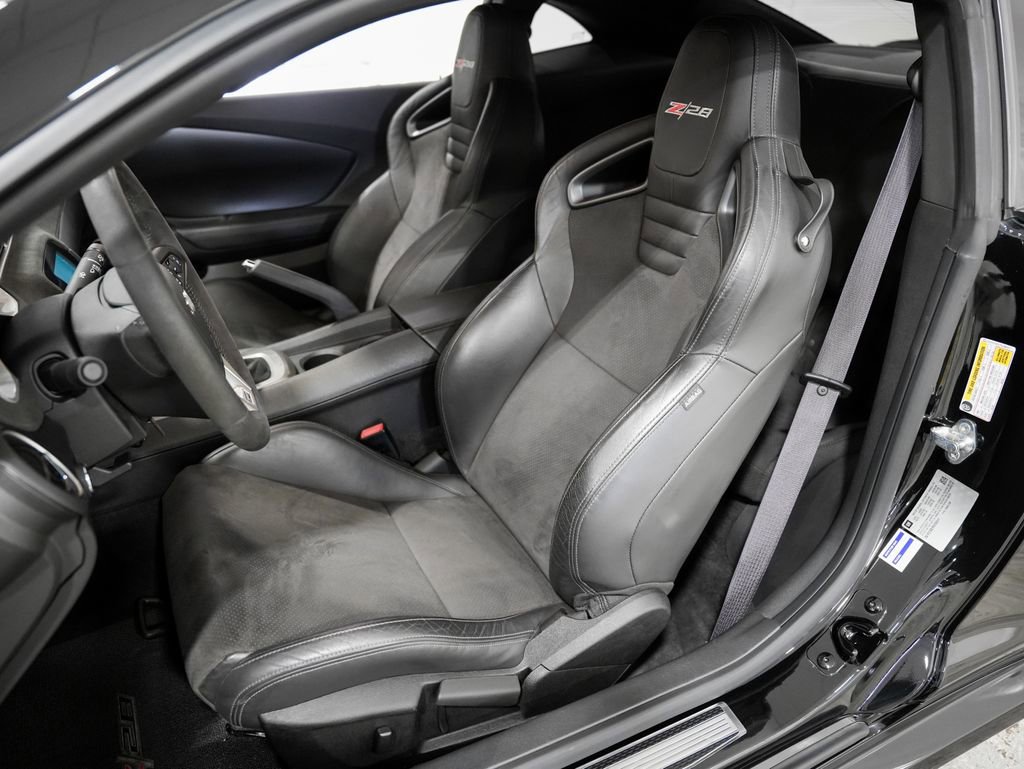 Used 2015 Chevrolet Camaro Z/28 RWD image 10